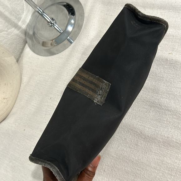 Vintage AUTHENTIC FENDI clutch, EUC - Picture 11 of 11